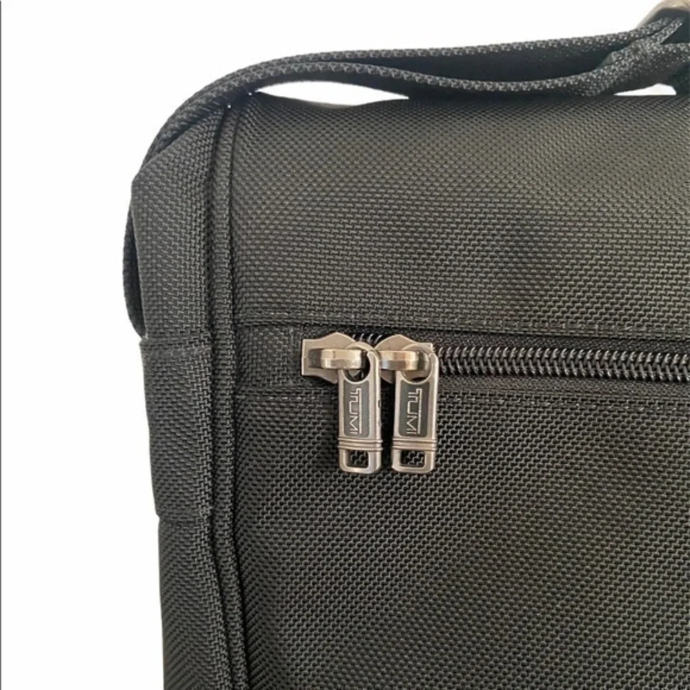 Tumi Alpha Black Messenger Laptop Work Travel Bag‎